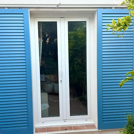 Les Lavandins 3*